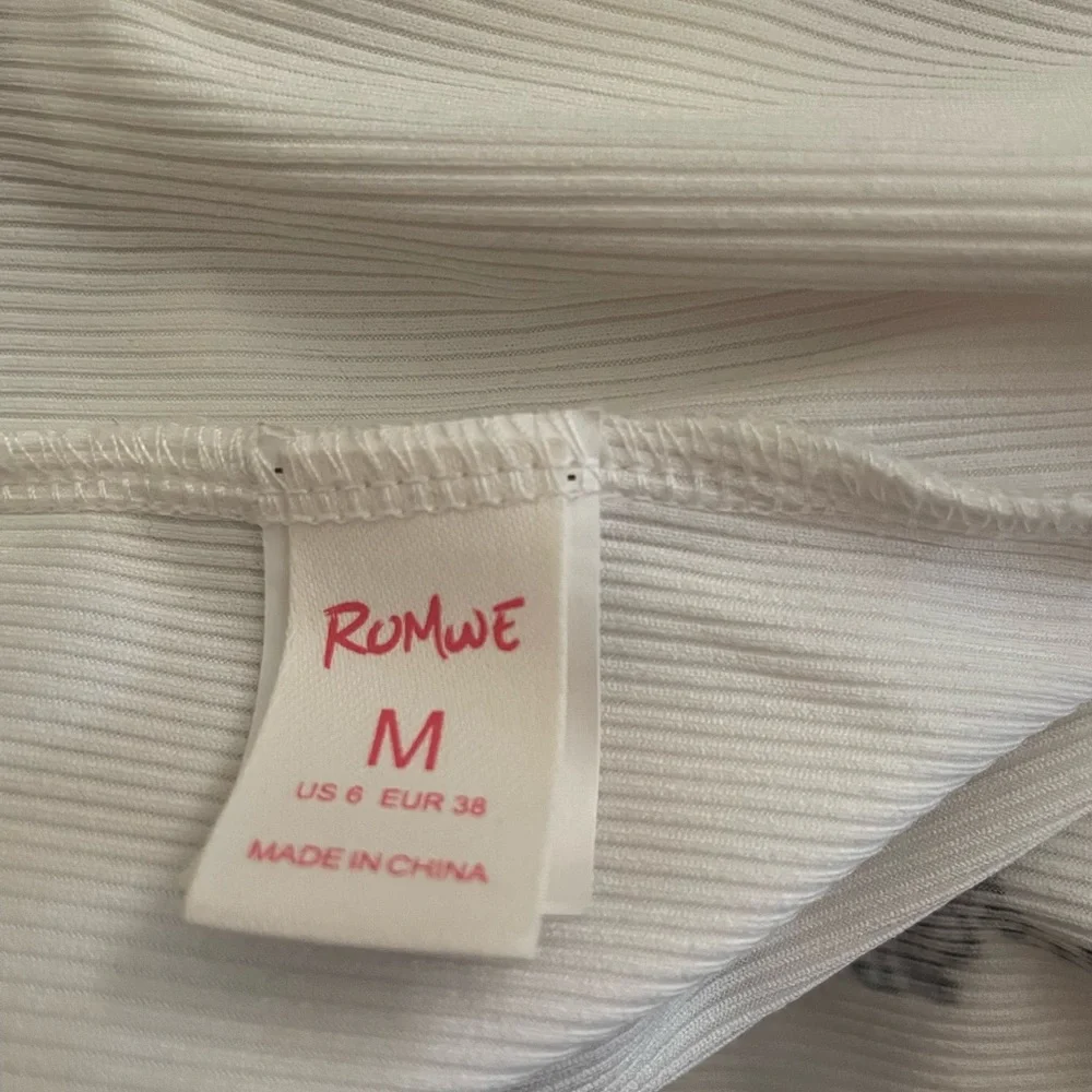 ROMWE Chain Tiger Tank Top - Picture 3 of 3